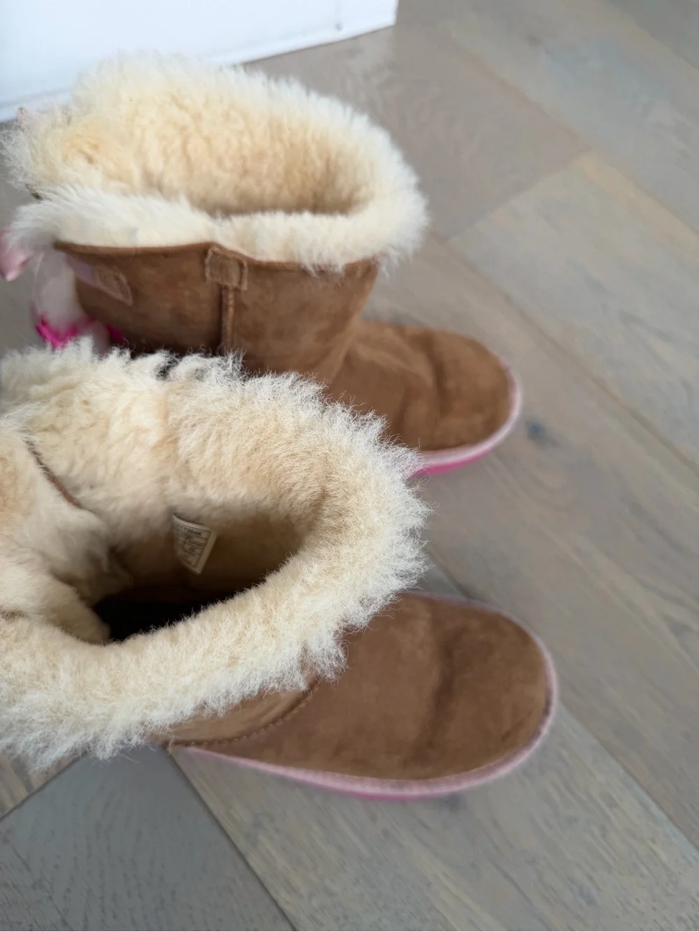 UGG Kids Bailey Bow II Brown Boots with Pink Sole and Bows Size US 3